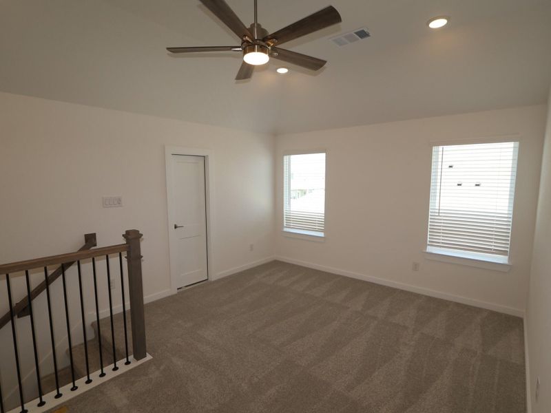 Spacious, unfurnished interior of a new home in Miller's Pond, Rosenberg (Image 11).
