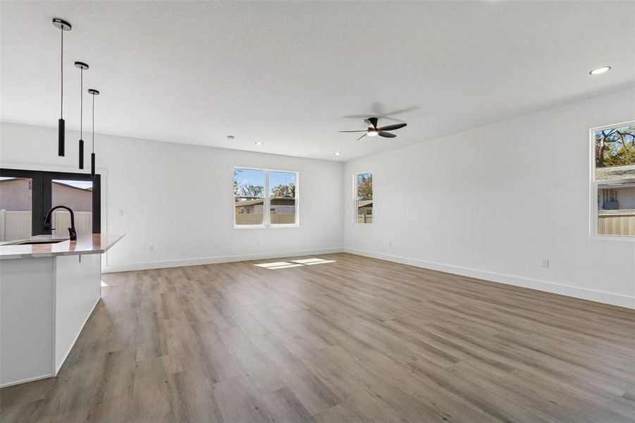 Spacious, unfurnished interior of a new home in , Pinellas Park (Image 21).
