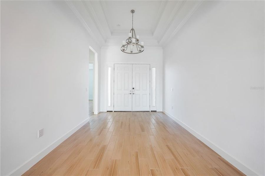 Spacious, unfurnished interior of a new home in Esplanade at Skye Ranch, Sarasota (Image 21).