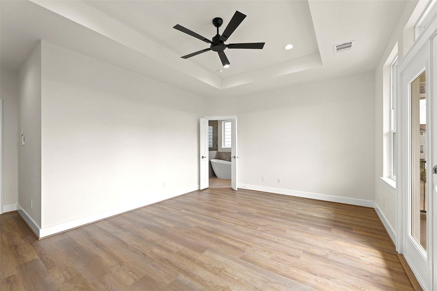 Spacious, unfurnished interior of a new home in , Houston (Image 38).