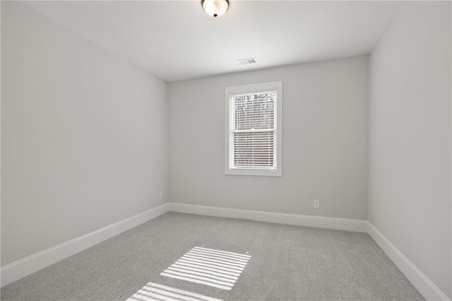 Spacious, unfurnished interior of a new home in Oak Valley Estates, Marietta (Image 25).