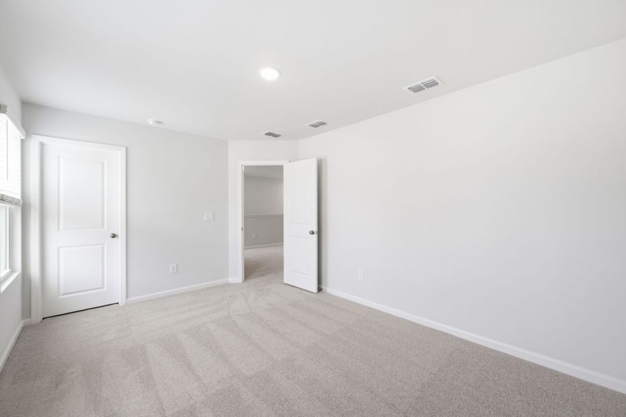 Spacious, unfurnished interior of a new home in Grand Arbor, Blythewood (Image 17).