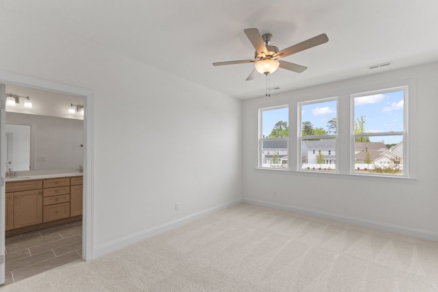 Representative unfurnished interior of a home built from the The Hemlock by RobuckHomes in Kennebec Crossing, Angier (Image 163).