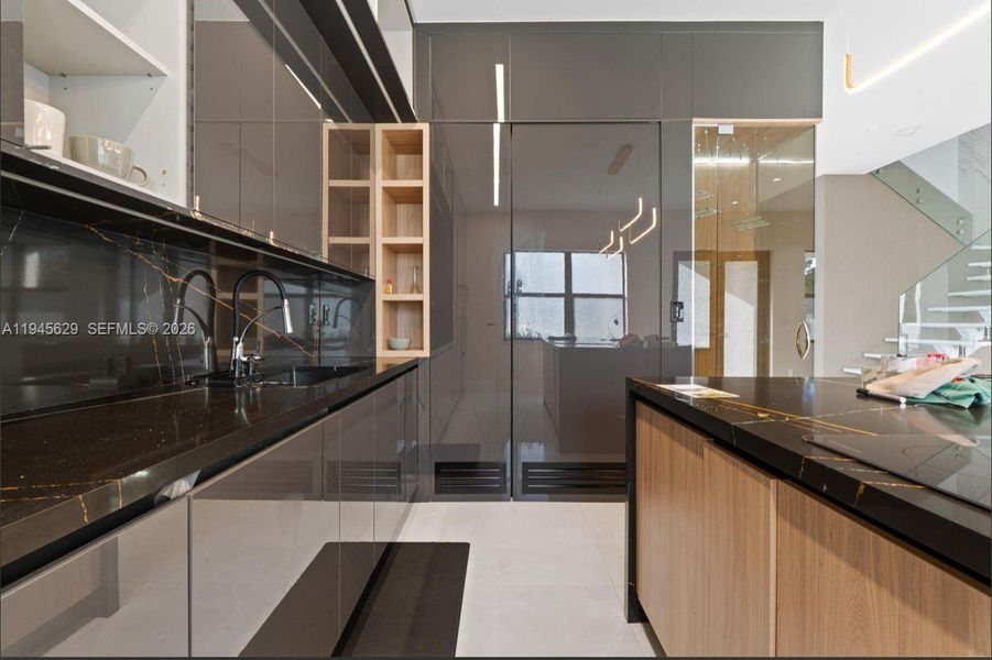 Furnished interior view inside a new home in , Miramar (Image 5).