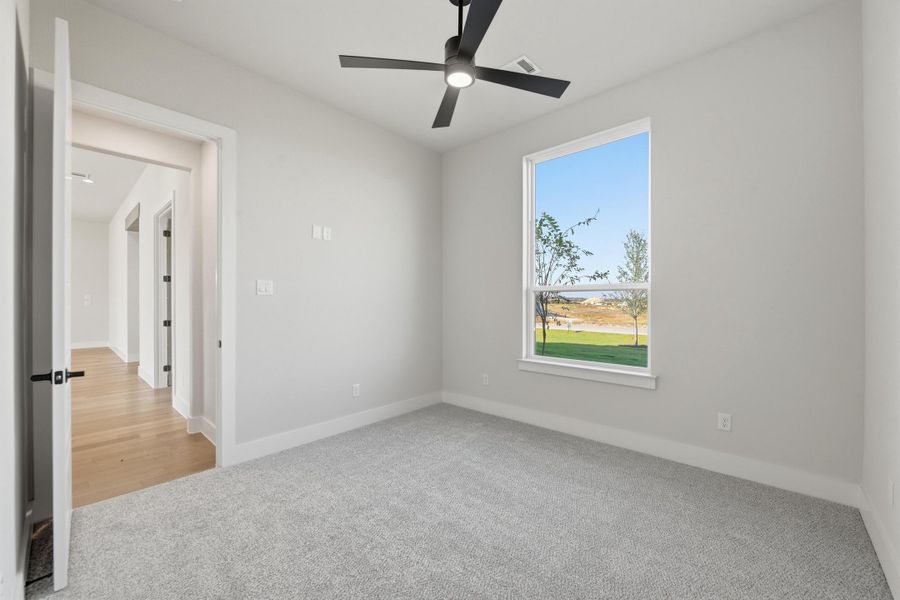 Spacious, unfurnished interior of a new home in Aledo Heights - Aledo ISD, Aledo (Image 35).