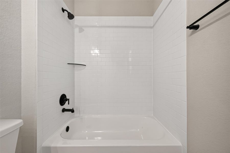 Close-up of interior finishes inside a home in La Segarra, Brookshire (Image 18).