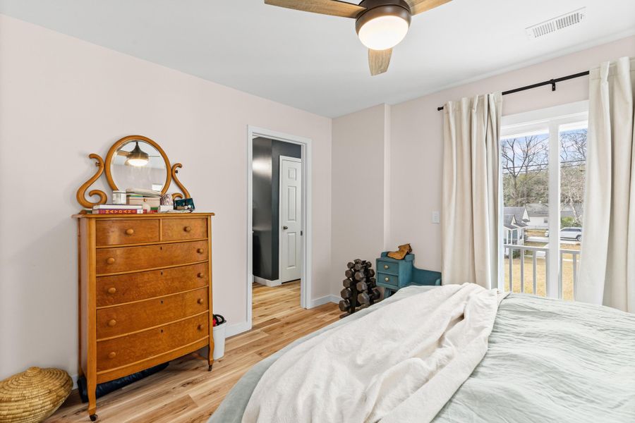 Furnished interior view inside a new home in , Hanahan (Image 32).