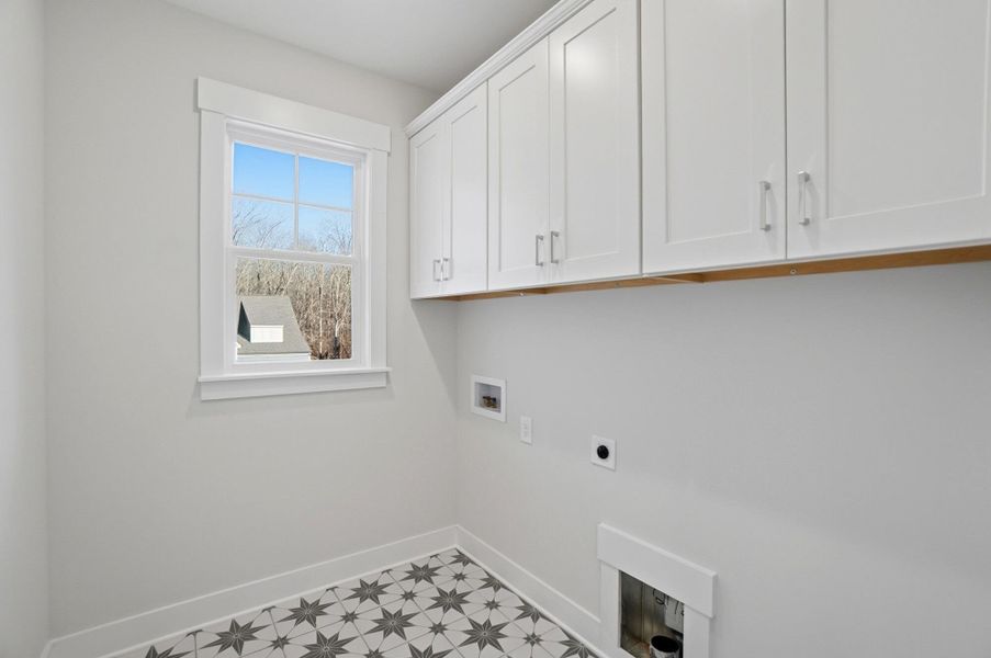 Spacious, unfurnished interior of a new home in Rone Creek, Waxhaw (Image 40).