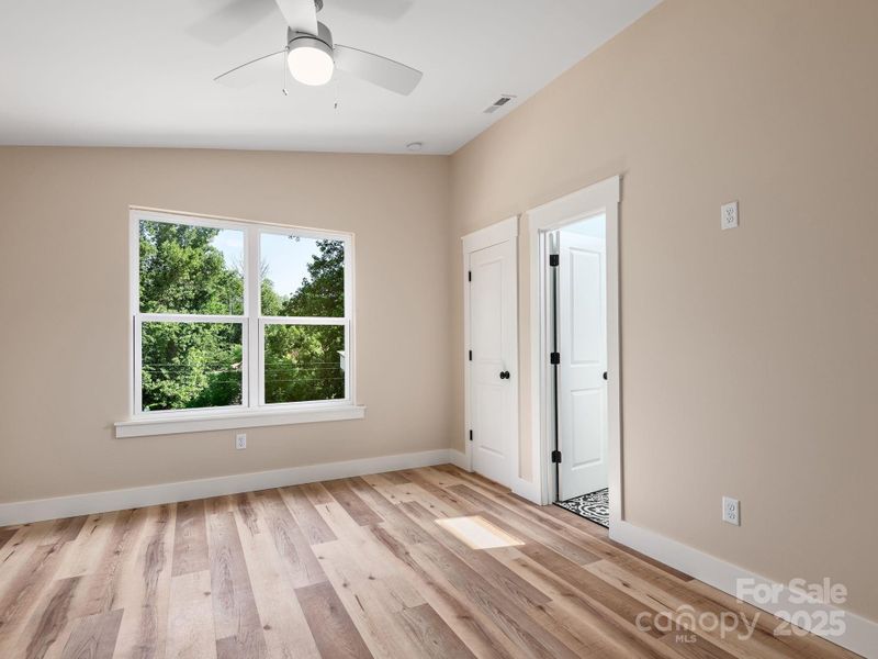 Spacious, unfurnished interior of a new home in , Asheville (Image 9).