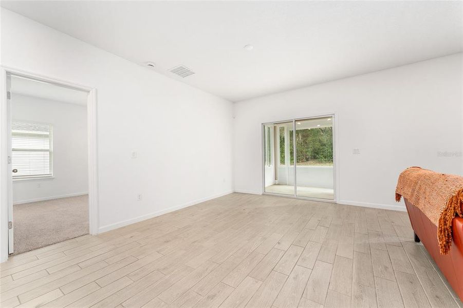 Spacious, unfurnished interior of a new home in Liberty Village: Liberty Village - Phase One, Ocala (Image 27).