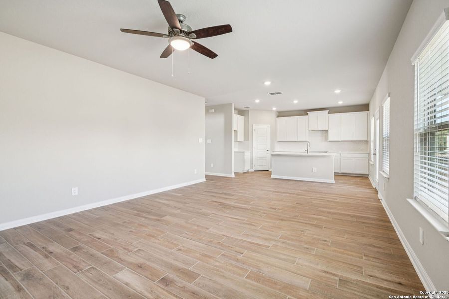 Spacious, unfurnished interior of a new home in Royal Crest, San Antonio (Image 20).