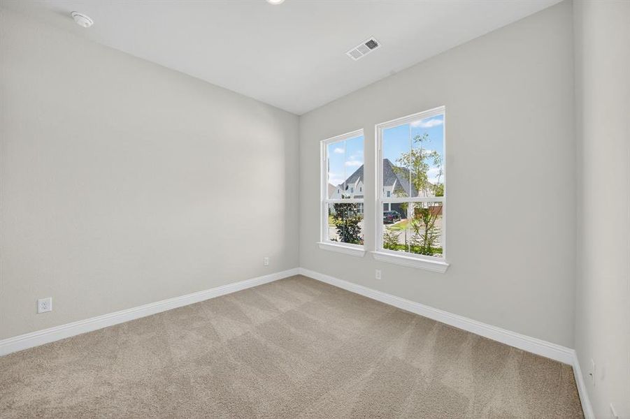 Spacious, unfurnished interior of a new home in Walsh Ranch, Fort Worth (Image 15).