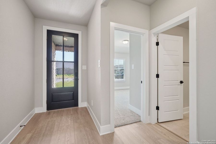 Spacious, unfurnished interior of a new home in Carmel Ranch, Schertz (Image 30). Spacious, unfurnished interior of a new home in Carmel Ranch, Schertz (Image 30).