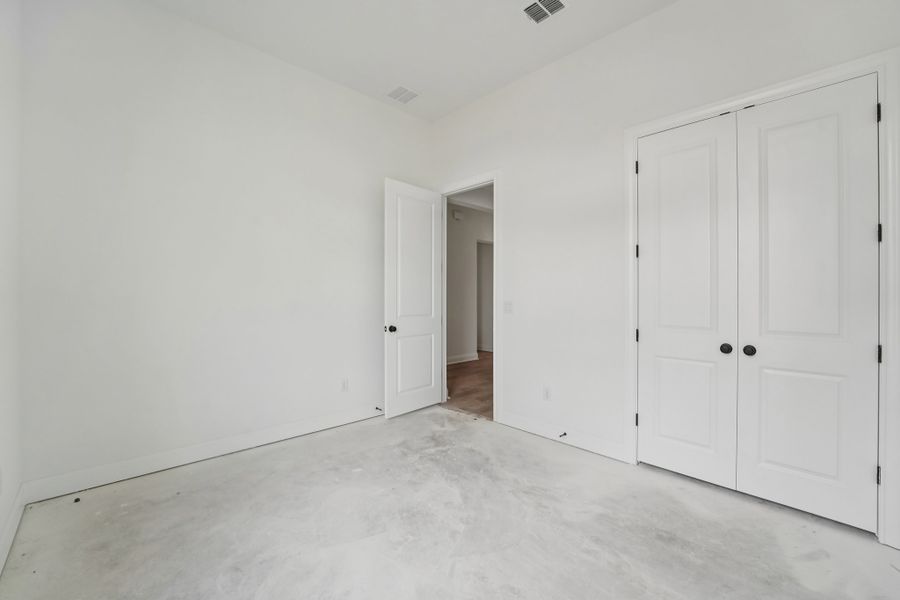 18 web or mls San Saba Dr S2412 018 18 web or mls San Saba Dr S2412 018