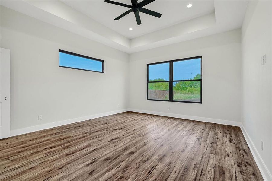 Large in size, hard surface flooring, tray ceiling