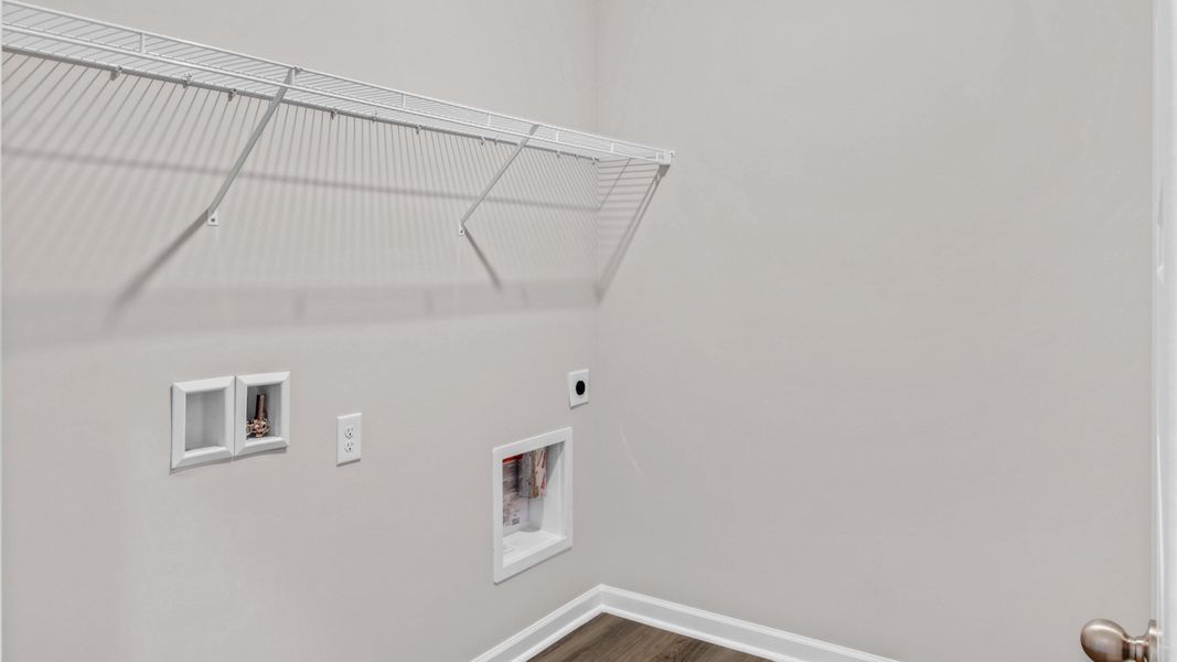 Representative unfurnished interior of a home built from the Plan by D.R. Horton in Hedge Rose, Somerville (Image 29).