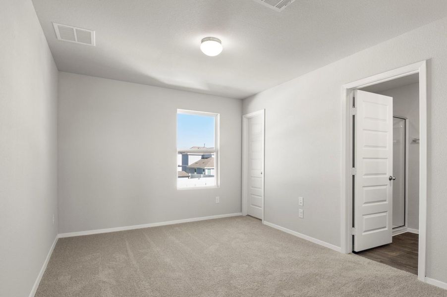Spacious, unfurnished interior of a new home in Harvest Ridge, Elgin (Image 28).