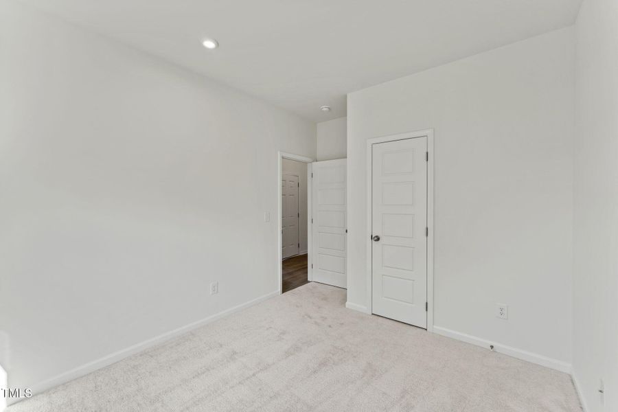 8-Bedroom 2 HHHunt Homes 8-Bedroom 2 HHHunt Homes