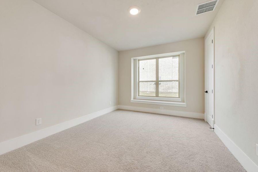 Spacious, unfurnished interior of a new home in Park Place, Prosper (Image 21).