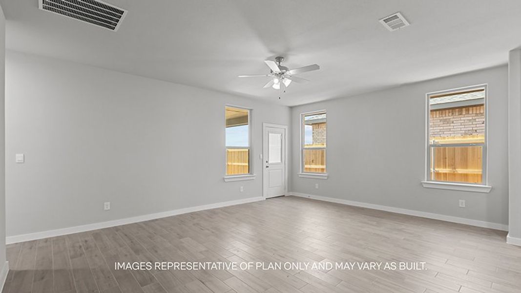 Spacious, unfurnished interior of a new home in Westmont, Lubbock (Image 16).