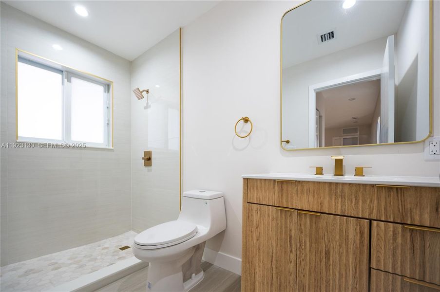 Furnished interior view inside a new home in , Miramar (Image 11).