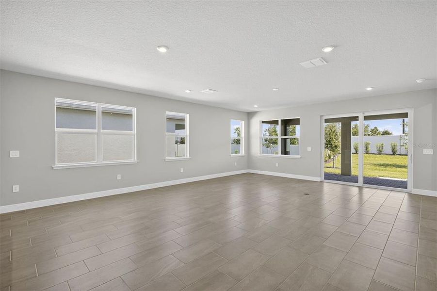 Spacious, unfurnished interior of a new home in Wellen Park, Venice (Image 13).