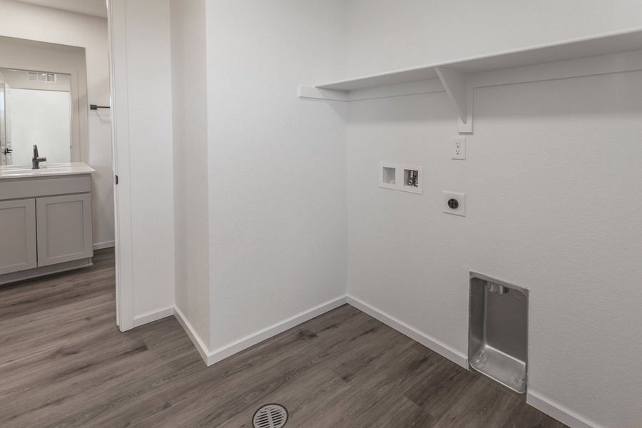 Spacious, unfurnished interior of a new home in Trailside, Timnath (Image 31). Spacious, unfurnished interior of a new home in Trailside, Timnath (Image 31).