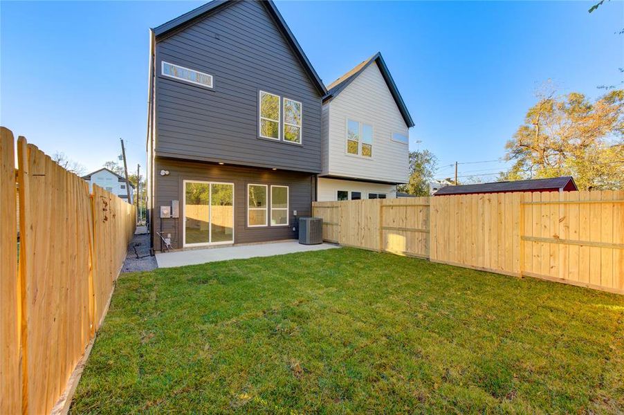 This home sits on an oversized lot, allowing the homeowner to enjoy a deep private backyard, fully fenced in. The patio is also full-sized, with ample room for outdoor furniture - perfect for entertaining guests!