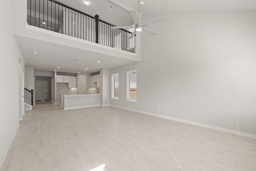 Spacious, unfurnished interior of a new home in Morton Creek Ranch, Katy (Image 18).
