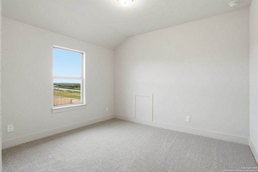 Spacious, unfurnished interior of a new home in Haby Hill 50s, San Antonio (Image 37).