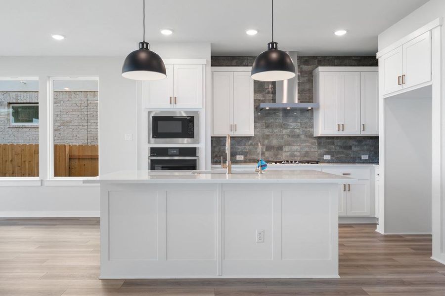 Image 36 of a home in Flora.