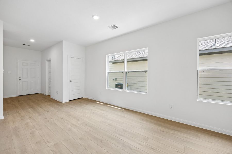 Spacious, unfurnished interior of a new home in Magnolia Springs, Montgomery (Image 17). Spacious, unfurnished interior of a new home in Magnolia Springs, Montgomery (Image 17).