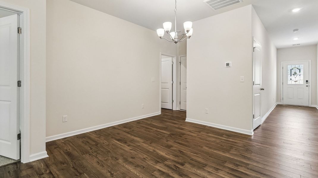 Spacious, unfurnished interior of a new home in Sease's Pond, Gilbert (Image 12).