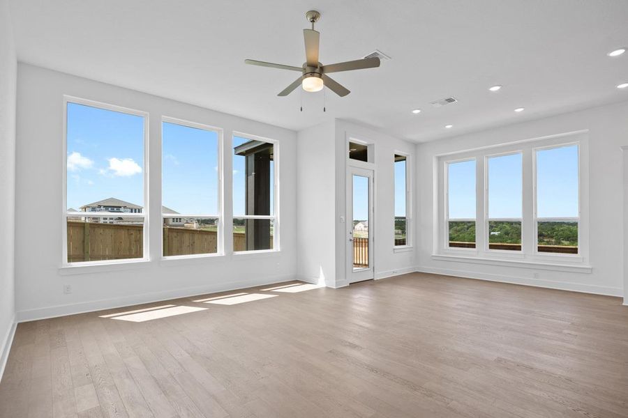Spacious, unfurnished interior of a new home in Lariat, Liberty Hill (Image 17).