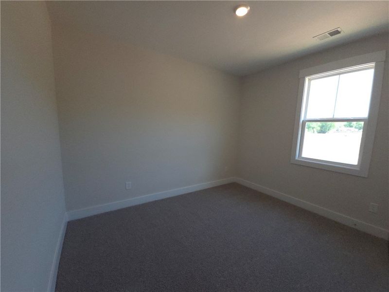 Spacious, unfurnished interior of a new home in Saratoga Oaks, Williamston (Image 6).