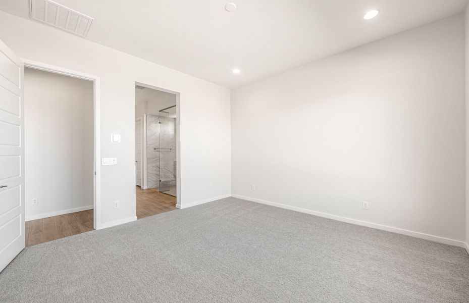 Spacious, unfurnished interior of a new home in Soleo, San Tan Valley (Image 26).