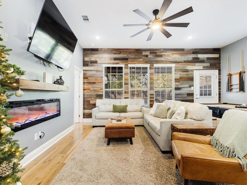 Furnished interior view inside a new home in , Mabank (Image 25).