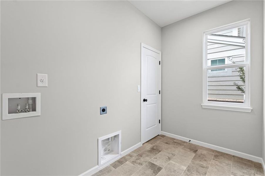 Spacious, unfurnished interior of a new home in Laurel Farms, Dallas (Image 14). Spacious, unfurnished interior of a new home in Laurel Farms, Dallas (Image 14).