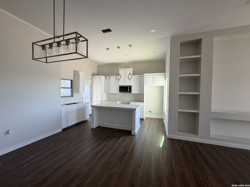 Furnished interior view inside a new home in , Laredo (Image 4).