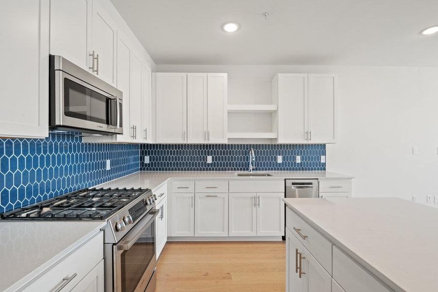 Images are for illustrative purposes only. Photos reflect a similar floor plan and are intended to convey the overall look and feel of the interiors.