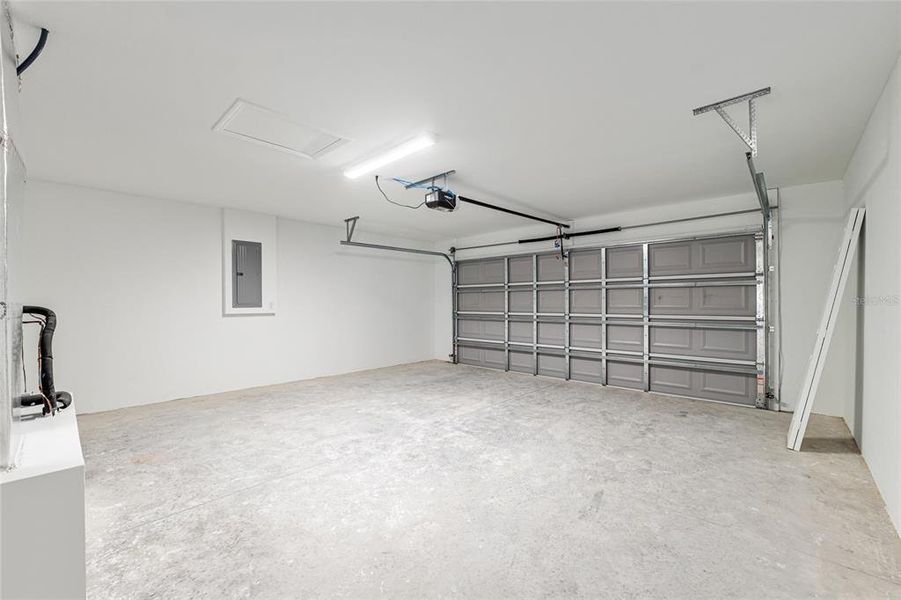 Spacious, unfurnished interior of a new home in , Dunnellon (Image 42).