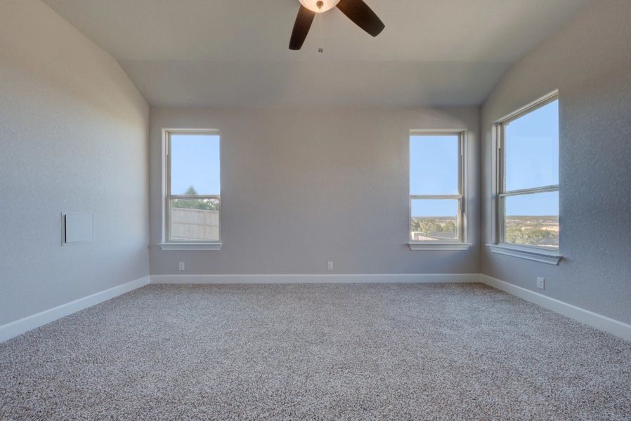 Representative unfurnished interior of a home built from the Barnett by Ashton Woods in Sunday Creek at Kinder Ranch, San Antonio (Image 26).