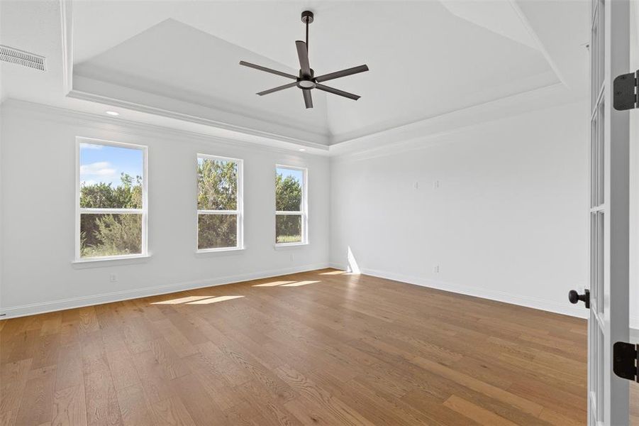 Spacious, unfurnished interior of a new home in Rolling Creek Ranch, Granbury (Image 23). Spacious, unfurnished interior of a new home in Rolling Creek Ranch, Granbury (Image 23).