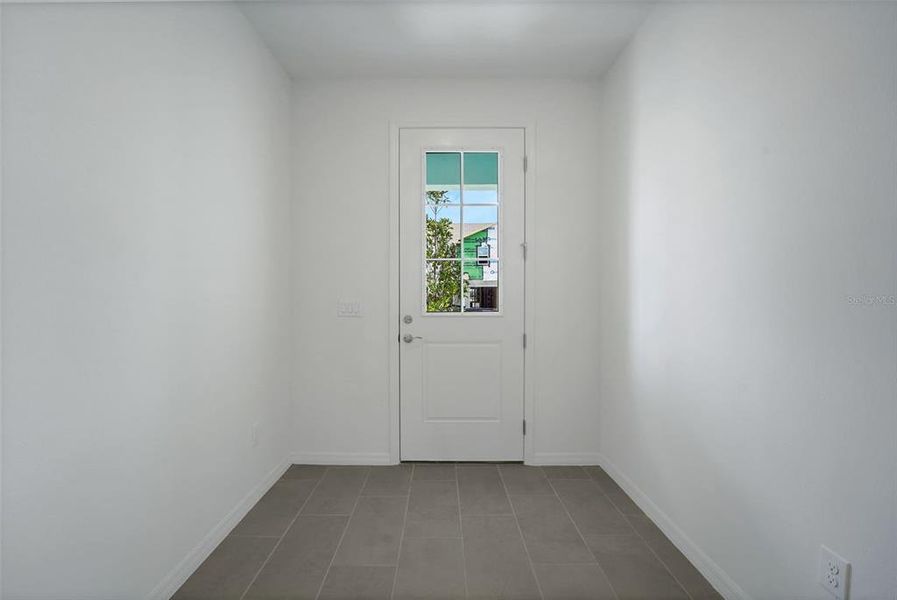 Spacious, unfurnished interior of a new home in Shores at Mirada, San Antonio (Image 13).