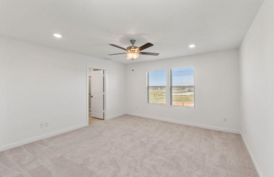 Spacious, unfurnished interior of a new home in Sonterra, Jarrell (Image 19).