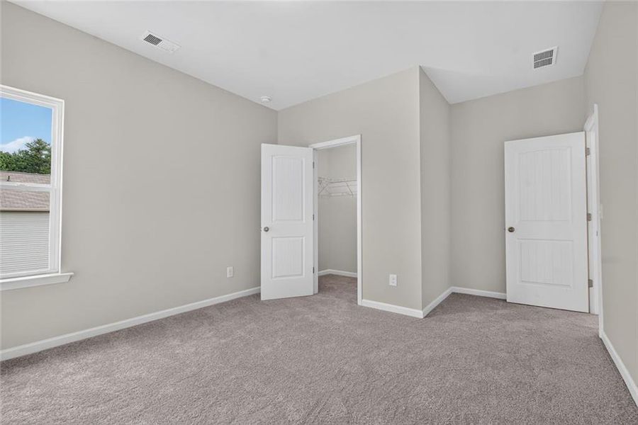 Spacious, unfurnished interior of a new home in Sycamore Crest, Calhoun (Image 28).