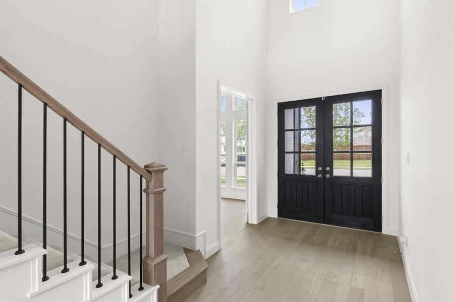 Spacious, unfurnished interior of a new home in Nelson Lake Estates, Rockwall (Image 17).
