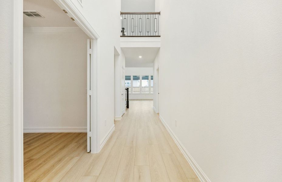 Representative unfurnished interior of a home built from the Gillett by Pulte Homes in Pinnacle at Legacy Hills, Celina (Image 18).