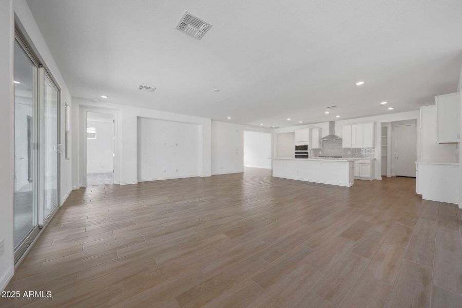 1025_Crimson_14786_Greatroom+(3)