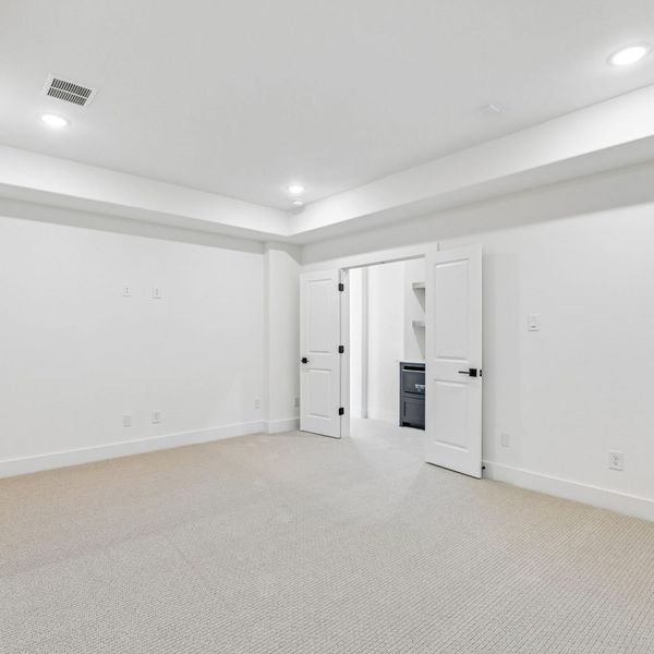 Spacious, unfurnished interior of a new home in The Parks at Wilson Creek, Celina (Image 62).